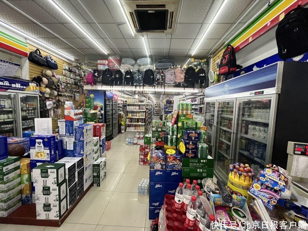 即时零售成新趋势，激活“小店经济”仍需警惕“跑马圈地”
